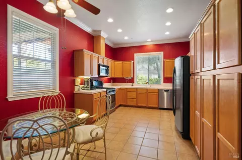 489 S Foothill Blvd, Cloverdale, CA 95425 photo 3