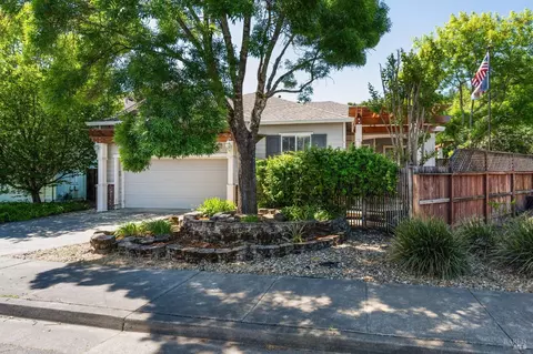 489 S Foothill Blvd, Cloverdale, CA 95425