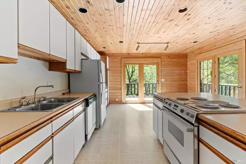 31100 Shimmins Ridge Rd, Willits, CA 95490 photo 5