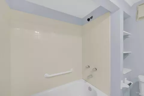 Bath - 1745 Tennessee St, Vallejo, CA 94590 photo 5 of 5