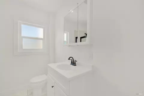 Bath - 1745 Tennessee St, Vallejo, CA 94590 photo 1 of 5