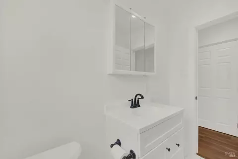 Bath - 1745 Tennessee St, Vallejo, CA 94590 photo 3 of 5