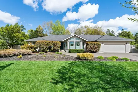 332 Countryside Dr, Santa Rosa, CA 95401
