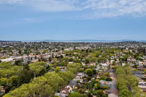 View/Area - 1309 Arkansas St, Vallejo, CA 94590 photo 1 of 11