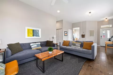 Living - 8101 Luisa Way, Windsor, CA 95492 photo 3 of 3