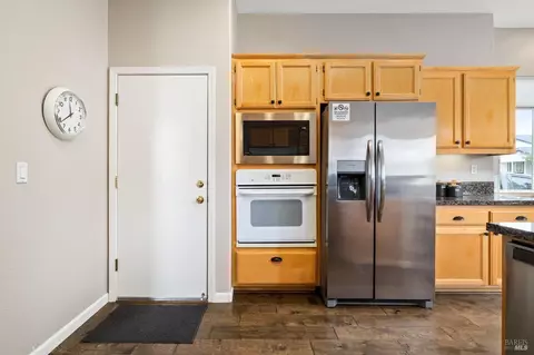 Kitchen - 8101 Luisa Way, Windsor, CA 95492 photo 4 of 6