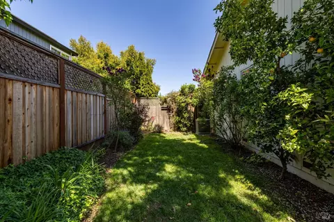 Exterior - 8101 Luisa Way, Windsor, CA 95492 photo 7 of 9