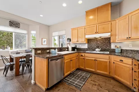 Kitchen - 8101 Luisa Way, Windsor, CA 95492 photo 2 of 6