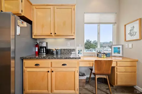 Kitchen - 8101 Luisa Way, Windsor, CA 95492 photo 5 of 6