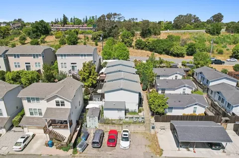 650 E N St, Benicia, CA 94510 photo 3