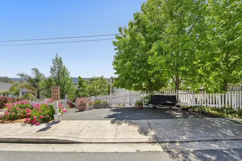 650 E N St, Benicia, CA 94510 photo 5