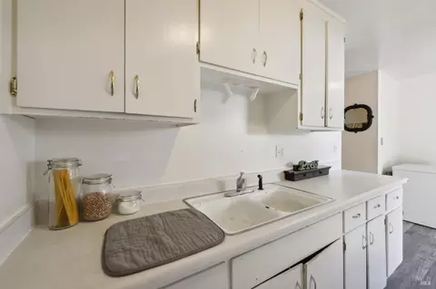 650 E N St, Benicia, CA 94510 photo 13