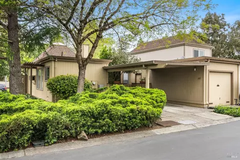 1901 Knolls Dr, Santa Rosa, CA 95405