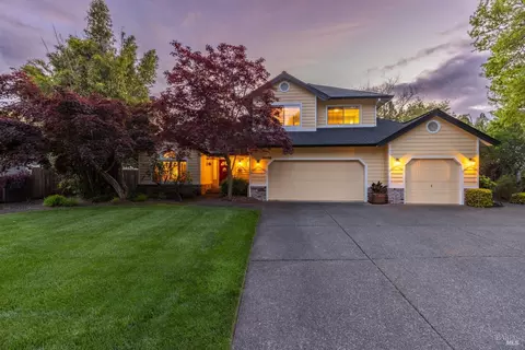 9559 Vancouver Ln, Windsor, CA 95492