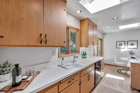 272 Cascade Dr, Fairfax, CA 94930 photo 10
