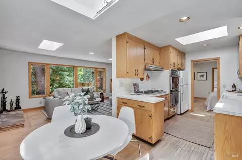 272 Cascade Dr, Fairfax, CA 94930 photo 12