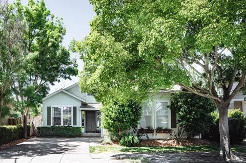 5 Twin Creeks Cir, Petaluma, CA 94952