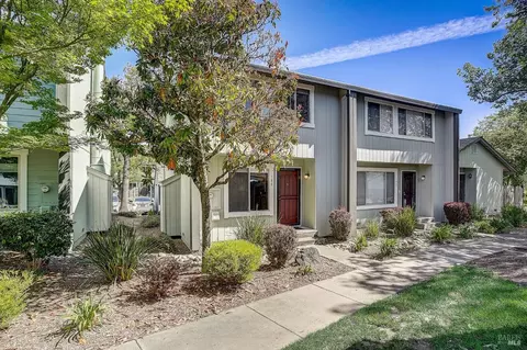380 Gate Way, Santa Rosa, CA 95401