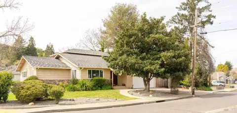 811 Foster Rd, Napa, CA 94558