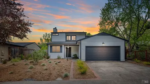 950 Sonoma Glen Cir, Glen Ellen, CA 95442