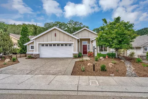 303 Icaria Ct, Cloverdale, CA 95425