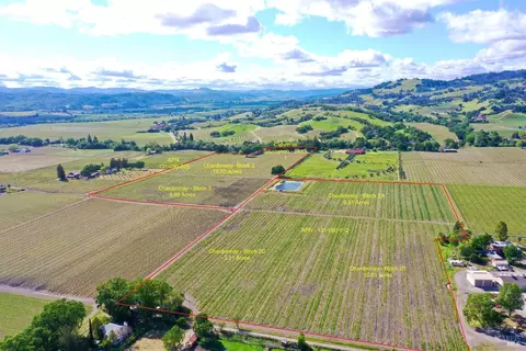 1695 Geysers Rd, Geyserville, CA 95441