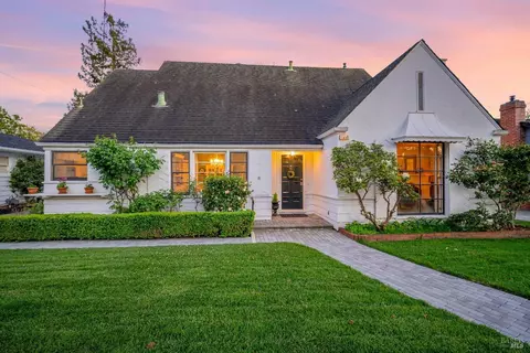 1550 Leonard Ave, Santa Rosa, CA 95405