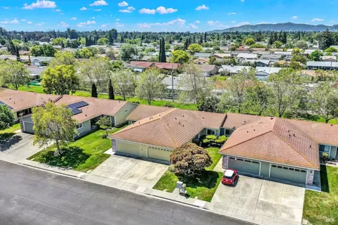 166 Bryce Way, Vacaville, CA 95687 photo 2