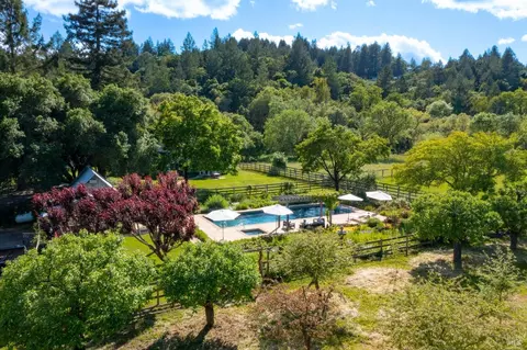 2319 Mill Creek Ln, Healdsburg, CA 95448