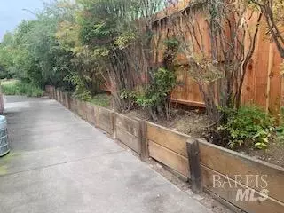 422 Lori Dr, Benicia, CA 94510 photo 3
