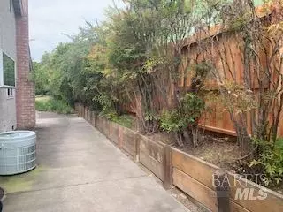 422 Lori Dr, Benicia, CA 94510 photo 4