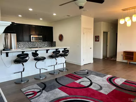 194 Johnson St, Windsor, CA 95492 photo 2