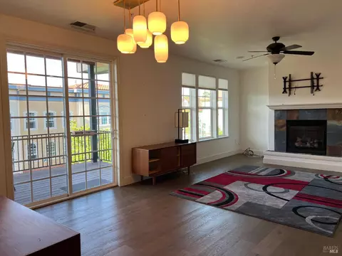 194 Johnson St, Windsor, CA 95492 photo 3