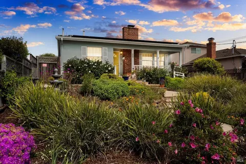 620 Amador St, Richmond, CA 94805