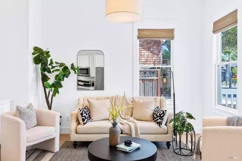 Living - 1828 Pine St, Napa, CA 94559 photo 3 of 4