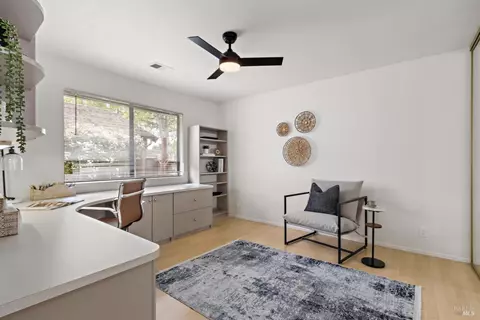 Bedroom - 562 Willow Ct, Benicia, CA 94510 photo 4 of 4