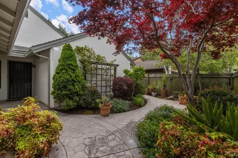 562 Willow Ct, Benicia, CA 94510