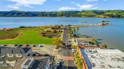 View/Area - 562 Willow Ct, Benicia, CA 94510 photo 2 of 2