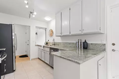 Kitchen - 562 Willow Ct, Benicia, CA 94510 photo 1 of 4