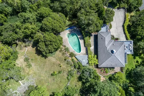 11 Woodhaven Rd, Ross, CA 94957