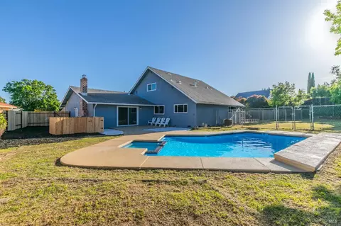 2141 Calaveras Ct, Fairfield, CA 94534