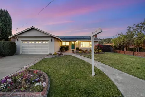 35 Lawrence Dr, Novato, CA 94945