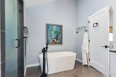 Bath - 402 E Macarthur St, Sonoma, CA 95476 photo 6 of 7