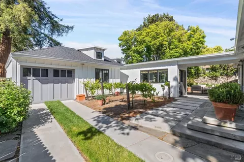 Exterior - 402 E Macarthur St, Sonoma, CA 95476 photo 2 of 31
