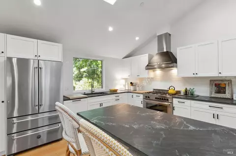 Kitchen - 402 E Macarthur St, Sonoma, CA 95476 photo 4 of 9