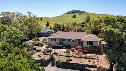 2510 Sunset Ter, Petaluma, CA 94952