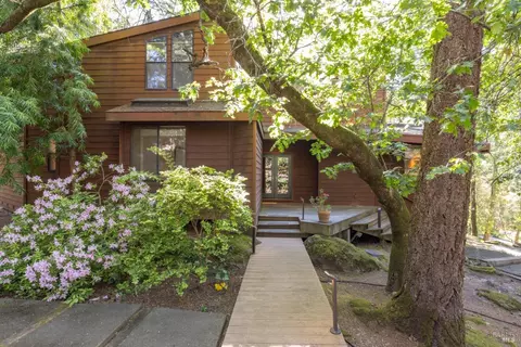 2656 Knob Hill Dr, Santa Rosa, CA 95404