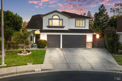 909 Topaz Cir, Vacaville, CA 95687