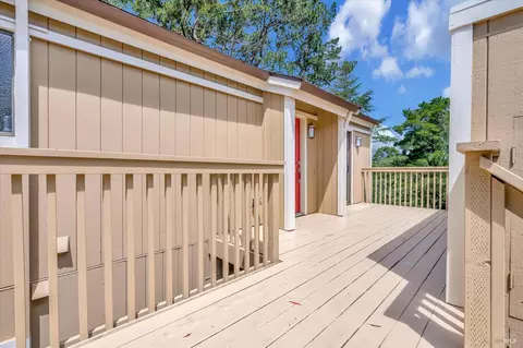 2 Chaucer Ct, Mill Valley, CA 94941 photo 2