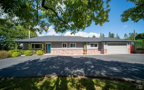625 Sparkes Rd, Sebastopol, CA 95472